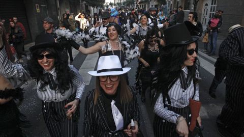 Un momento del desfile de comparsas del 2025 en Monforte