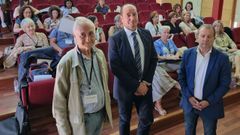Avelino�Muleiro, Xose Manuel Merelles (en el centro) y Manolo Dacal se encargaron de abrir el curso de termalismo en la Casa da Cultura de O Carballi�o