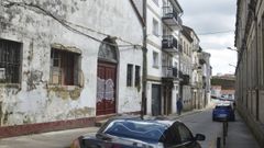 La nave okupada es anexa a la librer�a y cine Numax, en la calle Garc�a Blanco.