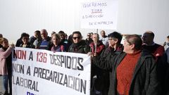 Concentraci�n por despidos en Isidro 1952