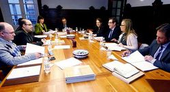 <span lang= es-es >�ltima reuni�n</span>. �ngel Curr�s presidi� la �ltima reuni�n del consejo de administraci�n del Consorcio, cuya gesti�n condujo a lo largo de este mandato Mar�a Ant�n.