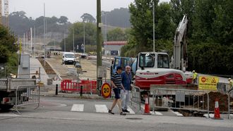 El nuevo vial que se abrir� desde la ronda de Outeiro dar� servicio al CEIP San Pedro de Visma.