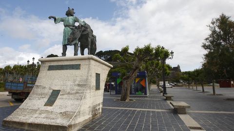 Monumento a Alfonso IX en Baiona