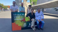 La presidenta de la Asociación de Informadores Cinematográficos de España, María Guerra, con el acalde de Pontevedra, Miguel Anxo Fernández Lores, los concejales Anabel Gulías y Demetrio Gómez, y el portavoz del PSOE local, Iván Puentes