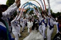 Los vecinos y visitantes de Coucieiro podr�n contemplar ma�ana la Danza de Arcos. 