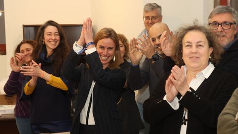 Maite Flores celebra su los votos obtenidos para ser rectora de la USC y se enfrentar� a�Rosa Crujeiras el pr�ximo 11 de marzo