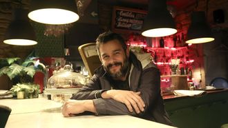 <span lang= gl >Gustavo Freire, dono do Caf Camalea: As improvisacins son unha tendencia  alza</span>