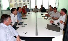 Alcaldes de la comarca dezana escucharon a los t�cnicos la posibilidad de solicitar proyectos europeos.