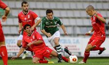Manu Rodr�guez (derecha) ser� una de las bajas del Compostela para el partido del domingo.