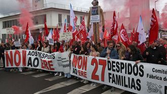 Imagen de la manifestaci�n el 16 de mayo por las calles de Pontecesures en contra de los despidos de Nestl�.