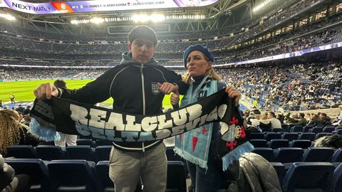 Laura Banco y su hijo, Xavi, de Morria Celeste, durante el Madrid-Celta.