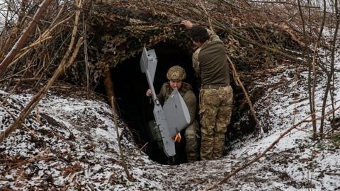 Soldados ucranianos en el frente de Donetsk.