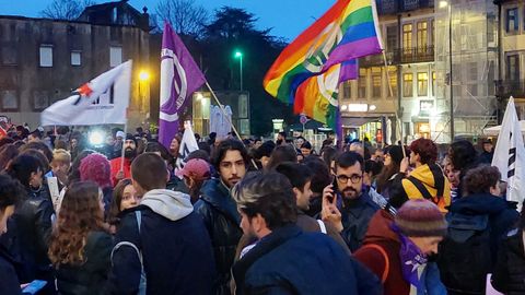Concentraci&oacute;n de Oporto de colectivos LGTBI contra la reversi&oacute;n de la ley