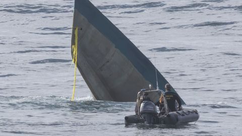 En la imagen, la proa del narcosubmarino hundido en la ra de Camarias en febrero de este ao.