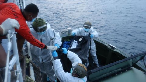 Labores de rescate tras el naufragio de un barco en  Vanuatu