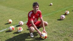 Gorostidi posando para la entrevista tras una sesi�n de entrenamiento en A G�ndara.