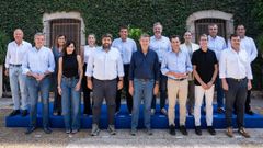 Foto de familia del presidente del PP, Alberto Nez Feijoo, con los barones del partido en Murcia