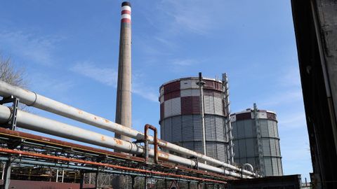 Vista de las antiguas bater�as de ArcelorMittal de Avil�s, construidas en diferentes fases en los a�os 1965 y 1978, afrontan sus �ltimos d�as, previos a su definitiva demolici�n, para dar paso al desarrollo de una nueva industria en un enclave estrat�gicamente privilegiado.