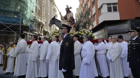 Durante la emblem�tica procesi�n de la Borriquilla en A Coru�a se realiz� la bendici�n de los ramos