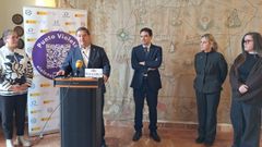 Julio Abalde present la feria junto al director del Parador, Jos Antonio Cedena