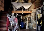 Los bares de la villa est�n preparados para la gran fiesta. 
