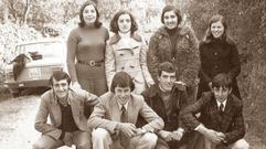Pandilla da parroquia das Ribeiras do Sor (Ma��n) no ano 1975, Marid�, Rita, Marisol, Magdalena, Luis de Gra�a, Rafael, Tito e Pepe Rey