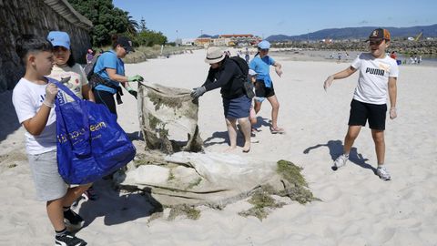 Voz natura, Actividade Voz Natura con CEIP Santa Irene + CEIP Campanario. Limpeza  Playa de Suigrexa (Porto do Son)