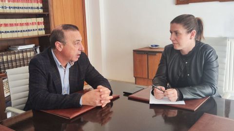 El alcalde de Xove, Demetrio Salgueiro, y la regidora cervense, Dolores Garc�a, en una foto de archivo