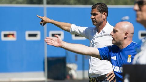 Hierro: �Intentamos recuperarnos bien para que ma�ana se vea un buen equipo�.Hierro da indicaciones durante un entrenamiento