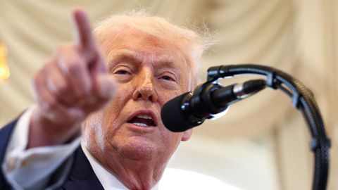 Trump, en el aeropuerto de Mar-a-Lago.
