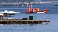 Imagen de archivo de una asistencia de Salvamento Mar�timo en Barbanza.