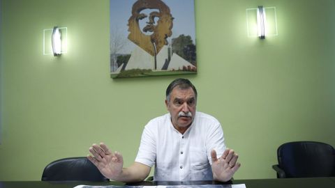 El alcalde de Oleiros, �ngel Garc�a Seoane, durante una rueda de prensa.