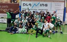 Integrantes del equipo del Balonm�n Deza y aficionados en la pasada temporada. 