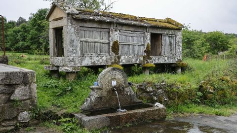 Aldea abandonada de Codesás Vello, en el concello de Melón.