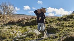 Jos� L�pez aprendi� el oficio de ni�o, cuando sal�a con su padre al monte en busca de madera apropiada para hacer cestos