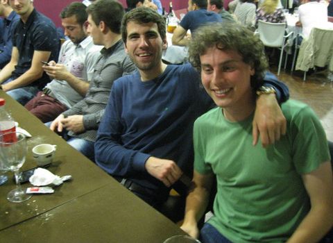 El futbolista de Portomar�n, Hugo Regueira, a la izquierda, no ha empezado bien la temporada. 