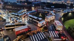 Atascos en la rotonda de A Barca por las obras