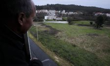 La parcela que albergar� la escuela infantil y la residencia est� detr�s del paseo fluvial. 