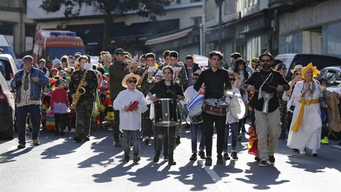 Desfile de carnaval del conservatorio de Ribadavia.En Ribadavia, el desfile de entroido combin disfraces y mucha msica. Estaba protagonizado por los integrantes del conservatorio