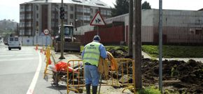Los trabajos prev�n la supresi�n de la zona ajardinada para retranquear la acera y hacer sitio a un p�rking.