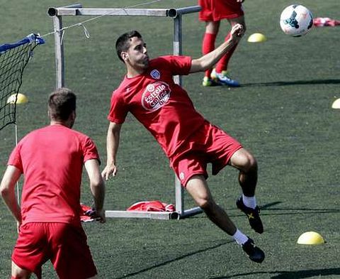 Jorge Garc�a, durante un entrenamiento del Lugo en el campo de A Cheda.