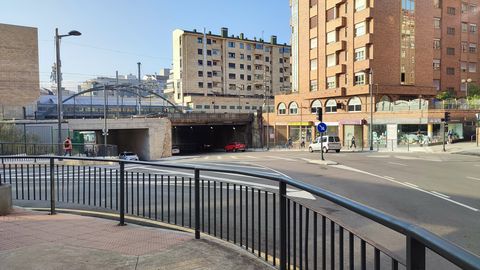Puente de Nicol�s Soria, en el barrio de Ciudad Naranco, en Oviedo