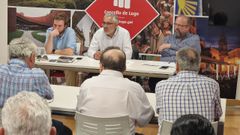 El alcalde de Lugo, Miguel Fern�ndez, se reuni� con vecinos de Paradai