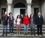 <span lang= es-es >Los seis candidatos de Mar�n, frente al Concello, de izquierda a derecha:</span> Luis Portas (Entero Liberal), Luz Santiago (PSOE), Pilar Blanco (BNG), Mar�a Ramallo (PP), Sandra Pesqueira (Marea Mar�n) y Marcial Molanes (Bloque Social). 