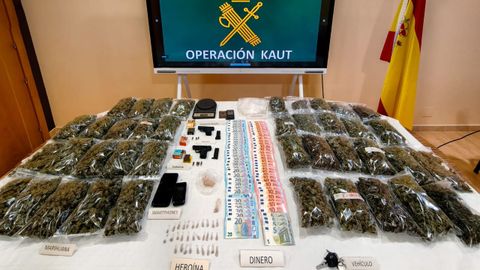 LA GUARDIA CIVIL DETIENE A DOS VECINOS DE ROIS EN UNA OPERACI�N POR SUPUESTO TR�FICO DE DROGAS