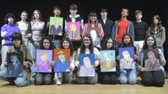 <span lang= gl >Alumnado do IES Rosal�a de Castro que participou no libro �Embergo��rmonos�.</span>
