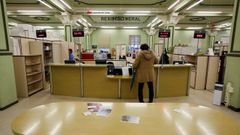 El Rexistro Xeral es de los pocos servicios del edificio del Seminario que tiene personal presencial
