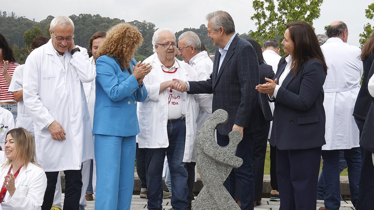 Una escultura de homenaje a los sanitarios en el Cunqueiro