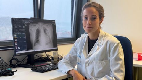 La neumloga Coral Fernndez trabaja en el CHUO.