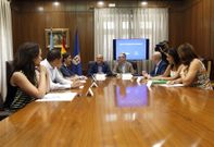 <span lang= es-es >Cooperaci�n</span>. Esa es la palabra que, seg�n los responsables municipales y provinciales, regir� las relaciones entre Concello y Diputaci�n. Ayer, precisamente, se constituy� un Comit� Permamente de Cooperaci�n, un �feito singular� a nivel nacional, seg�n asegur� ayer Baltar. 